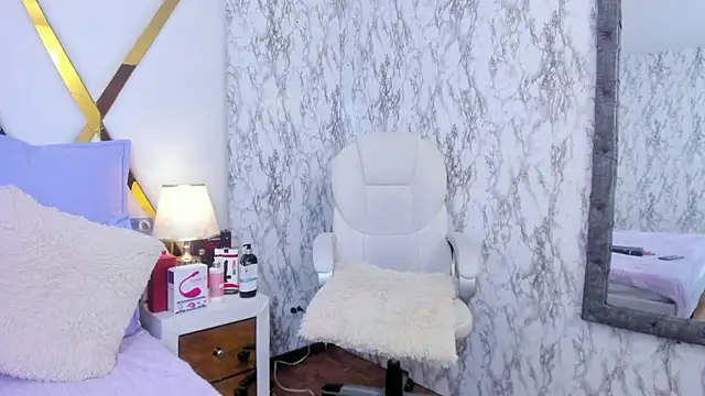 Athziry  online show from December 2024 09:39:02 PM