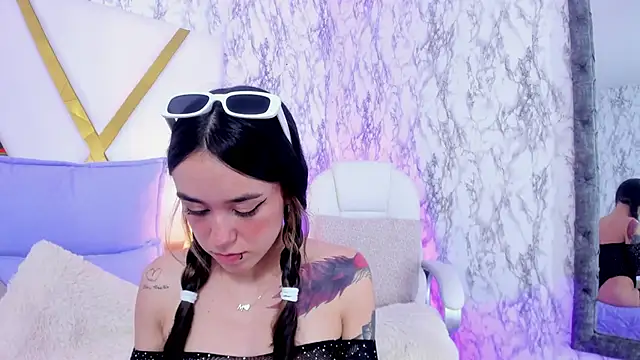 Athziry  online show from January 2025 12:28:01 AM