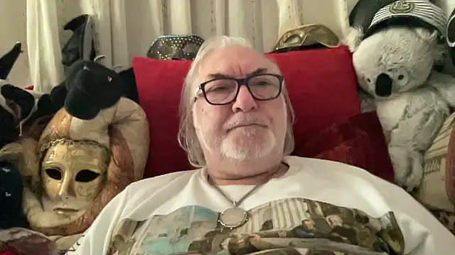 Snapshot of EroticVenetian chatting on February 2026 01:43:01 PM EroticVenetian online show from February 2026 01:43:01 PM