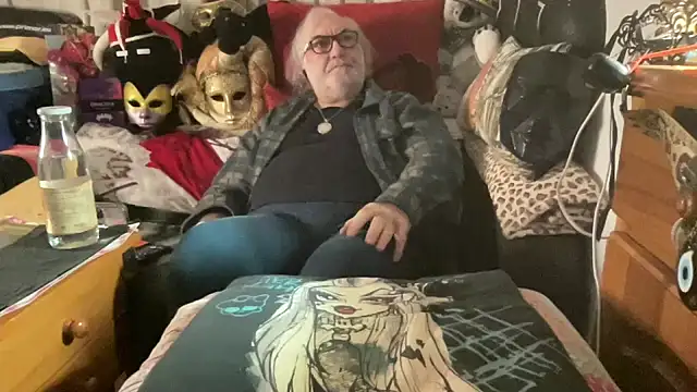 Snapshot of EroticVenetian chatting on February 2026 08:26:01 AM EroticVenetian online show from February 2026 08:26:01 AM