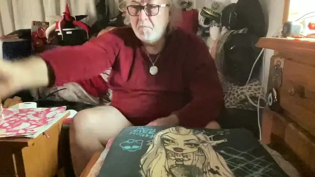 Snapshot of EroticVenetian chatting on March 2026 07:21:01 AM EroticVenetian online show from March 2026 07:21:01 AM