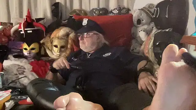 Snapshot of EroticVenetian chatting on March 2026 07:15:01 AM EroticVenetian online show from March 2026 07:15:01 AM