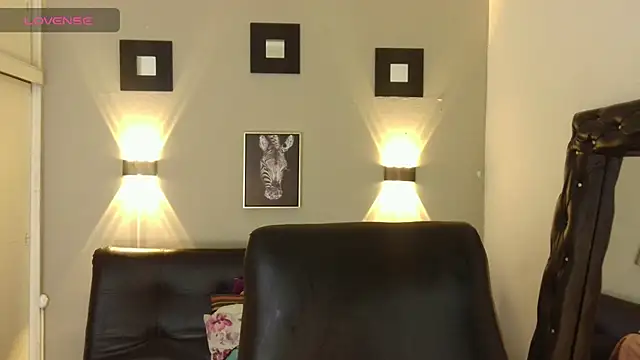 ashley Tompson1 online show from February 2025 12:37:01 PM