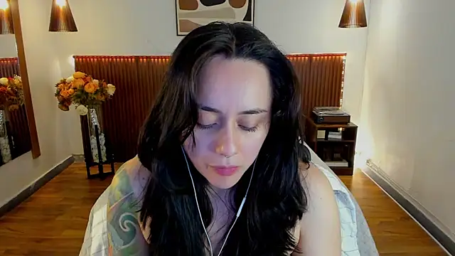 KatherineBond online show from June 2026 06:17:01 PM