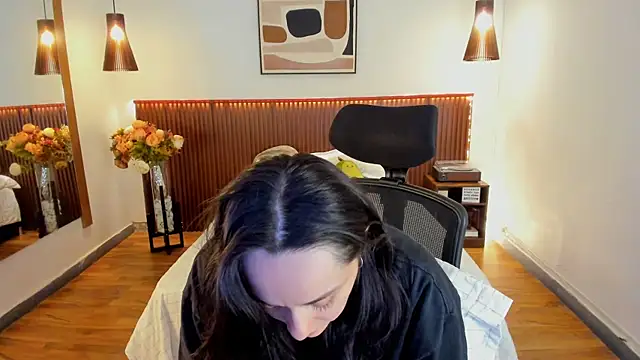KatherineBond online show from June 2026 07:18:01 PM