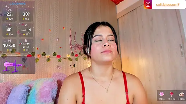 Snapshot of Sofi_Blossom chatting on June 2026 12:32:02 AM Sofi Blossom online show from June 2026 12:32:02 AM