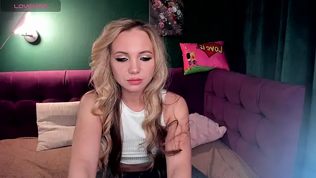 EvaMoran online show from February 2025 05:03:02 AM