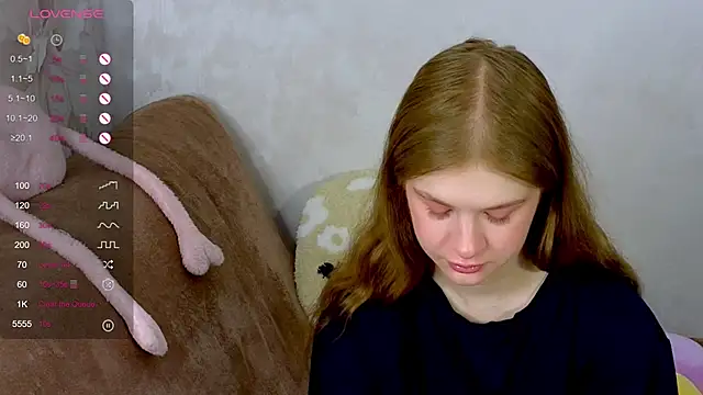 Snapshot of TrissMerigold9 chatting on October 2025 08:35:02 AM TrissMerigold9 online show from October 2025 08:35:02 AM