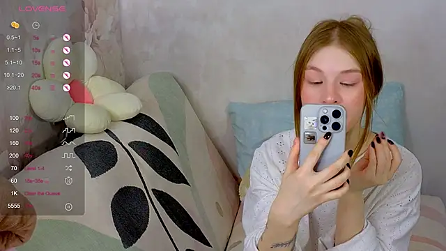 Snapshot of TrissMerigold9 chatting on October 2025 09:24:01 AM TrissMerigold9 online show from October 2025 09:24:01 AM