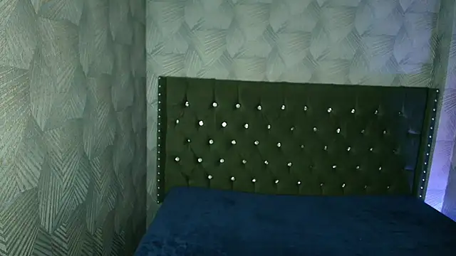 AnnaliOlsenX online show from July 2026 06:45:02 PM