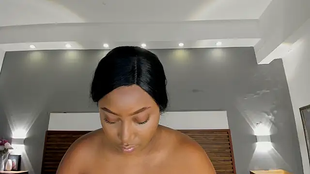 Adelehottman online show from December 2025 12:11:02 PM