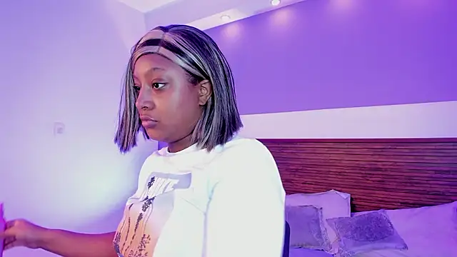 Adelehottman online show from March 2026 12:08:01 PM