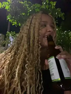 Snapshot of 99_Lilith chatting on February 2025 01:03:01 AM 99 Lilith online show from February 2025 01:03:01 AM