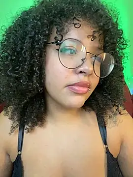 Snapshot of 99_Lilith chatting on April 2026 12:25:02 AM 99 Lilith online show from April 2026 12:25:02 AM