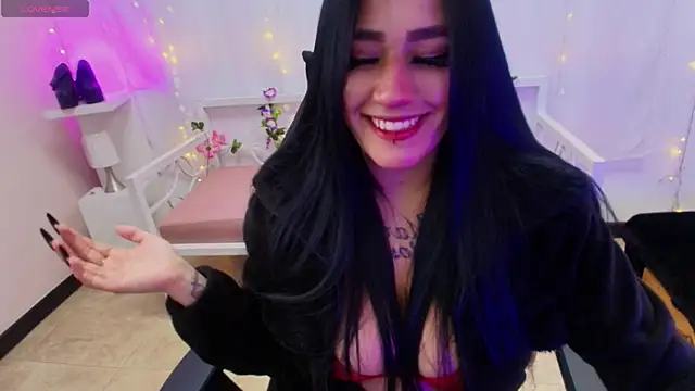 Snapshot of chica_Hetfield chatting on January 2025 05:42:02 PM chica Hetfield online show from January 2025 05:42:02 PM