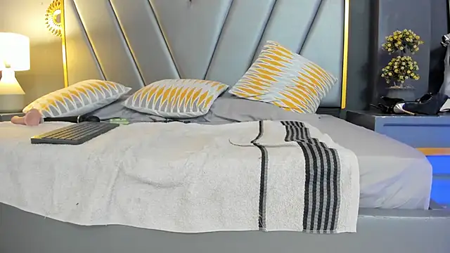 BrendaAdams  online show from July 2026 03:03:02 PM