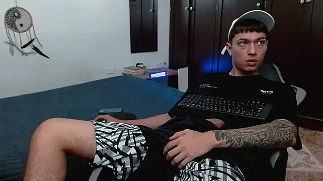 aaron blug online show from December 2025 04:14:01 PM