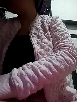 Snapshot of _Miaaleon chatting on February 2025 10:07:01 AM Miaaleon online show from February 2025 10:07:01 AM