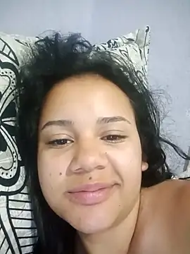 Snapshot of _Miaaleon chatting on February 2025 12:05:02 PM Miaaleon online show from February 2025 12:05:02 PM