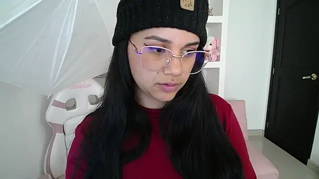 Snapshot of _Miaaleon chatting on February 2025 10:04:02 AM Miaaleon online show from February 2025 10:04:02 AM