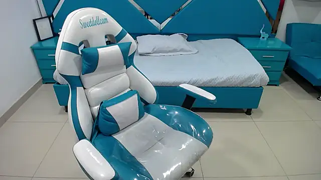 Snapshot of _Miaaleon chatting on February 2025 01:19:02 PM Miaaleon online show from February 2025 01:19:02 PM