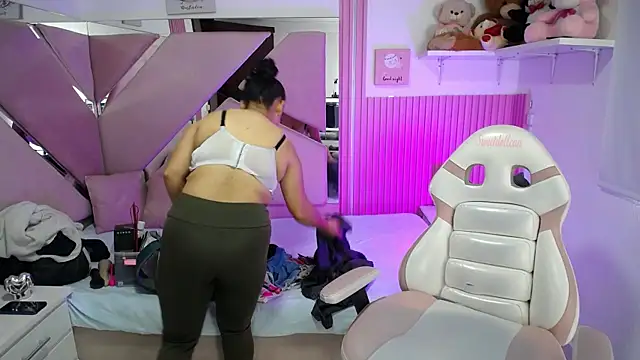 Snapshot of _Miaaleon chatting on October 2025 12:50:01 PM Miaaleon online show from October 2025 12:50:01 PM