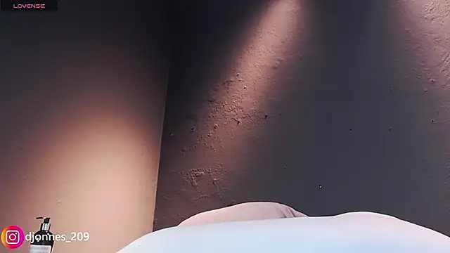 DilanJonnes  online show from March 2026 01:06:02 PM