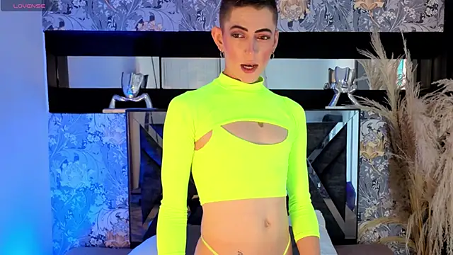 Snapshot of dominic_thailor chatting on May 2026 03:20:02 PM dominic thailor online show from May 2026 03:20:02 PM
