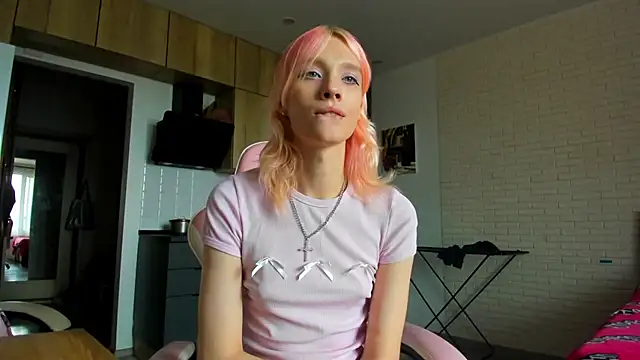 Snapshot of _Alice_Kitty chatting on June 2026 11:21:02 AM Alice Kitty online show from June 2026 11:21:02 AM
