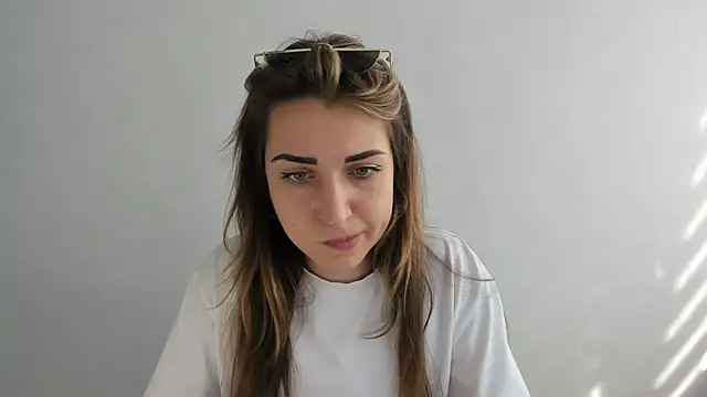 Snapshot of Summmmersky chatting on March 2025 08:10:01 AM Summmmersky online show from March 2025 08:10:01 AM