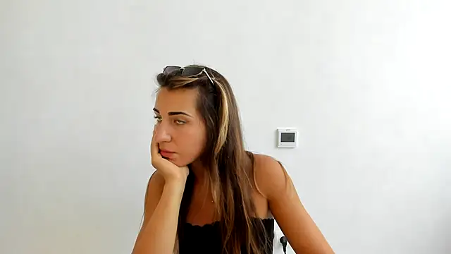 Snapshot of Summmmersky chatting on September 2025 10:50:02 AM Summmmersky online show from September 2025 10:50:02 AM