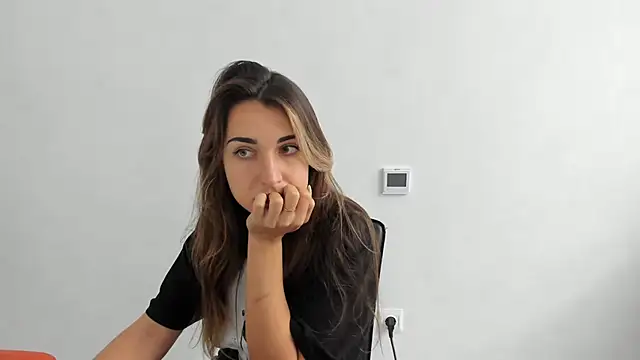 Summmmersky online show from October 2025 08:51:02 AM