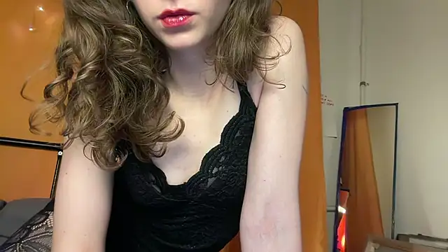 MikkyMoony online show from October 2025 06:42:02 PM