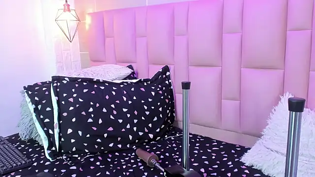 Abbyadams online show from March 2026 03:44:01 AM