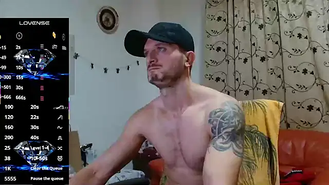 Snapshot of cuple_hoot_ chatting on October 2025 06:04:02 AM cuple hoot  online show from October 2025 06:04:02 AM