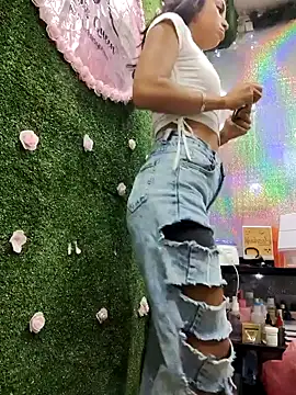 Snapshot of Anifer chatting on December 2024 03:04:01 PM Anifer online show from December 2024 03:04:01 PM