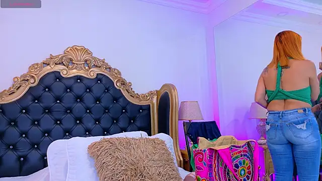 Snapshot of AdelinaVans chatting on November 2025 11:22:01 AM AdelinaVans online show from November 2025 11:22:01 AM