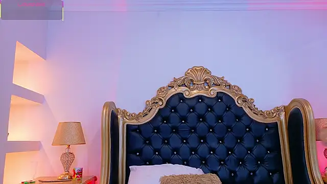 Snapshot of AdelinaVans chatting on November 2025 11:32:01 AM AdelinaVans online show from November 2025 11:32:01 AM