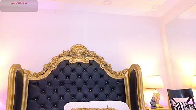 AdelinaVans online show from April 2026 11:25:01 AM