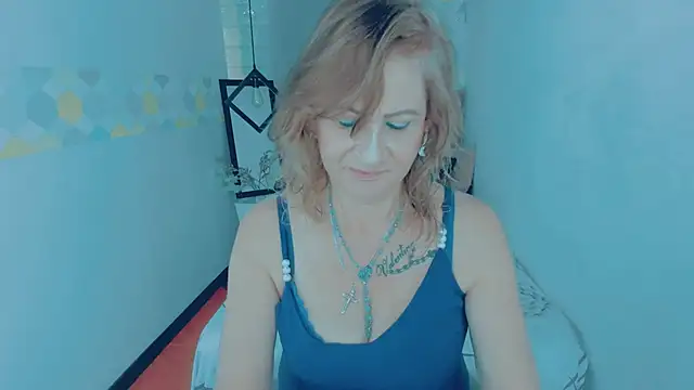 ScarletHoot  online show from January 2025 12:07:01 PM