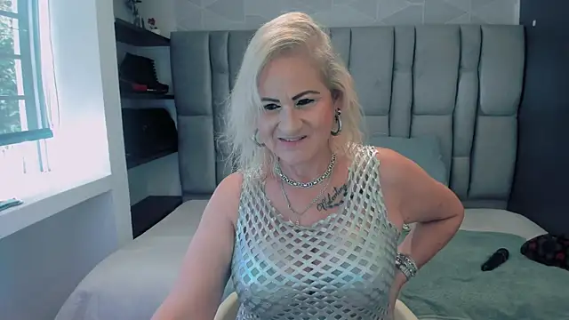 Snapshot of ScarletHoot_ chatting on February 2026 07:28:01 PM ScarletHoot online show from February 2026 07:28:01 PM