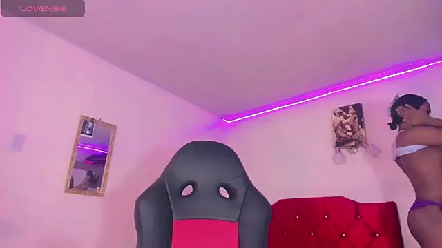 naomy  xx online show from February 2025 10:48:02 AM