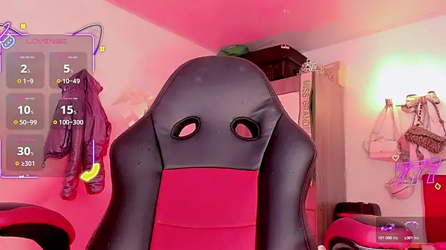 naomy  xx online show from June 2026 03:18:02 AM
