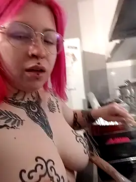 divine eve online show from January 2025 06:36:02 PM