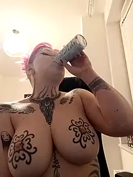 divine eve online show from February 2025 10:42:01 PM