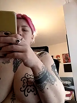 divine eve online show from February 2025 08:54:02 AM