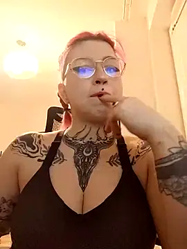 divine eve online show from February 2025 04:10:02 PM