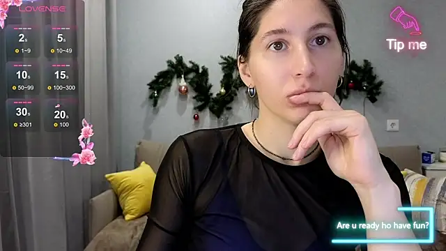 Snapshot of marrycolins chatting on December 2024 02:38:02 AM marrycolins online show from December 2024 02:38:02 AM