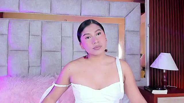 LinnaGardenia online show from February 2026 02:00:02 PM