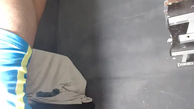 Snapshot of DickMasterfindom chatting on February 2025 10:07:02 AM DickMasterfindom online show from February 2025 10:07:02 AM